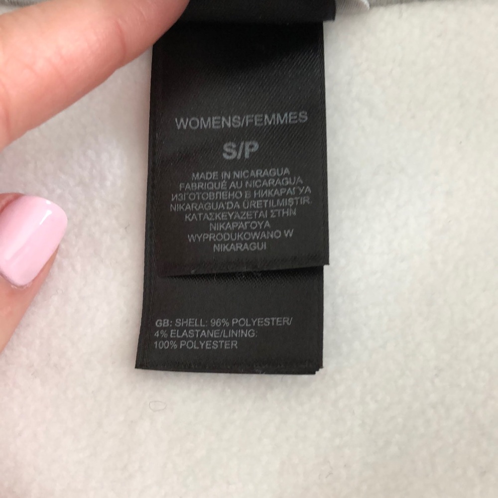 Like new! Women’s North Face jacket - Picture 3 of 5